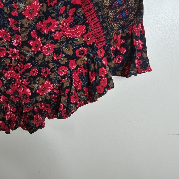 FREE PEOPLE SURF DATE Romper Red Floral Women's One Piece Size 4 Cut Out Ruffle - Picture 5 of 8